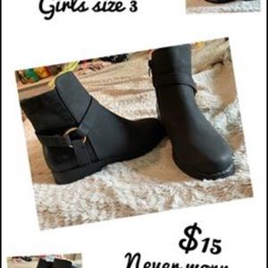 Girls size 3 shoes